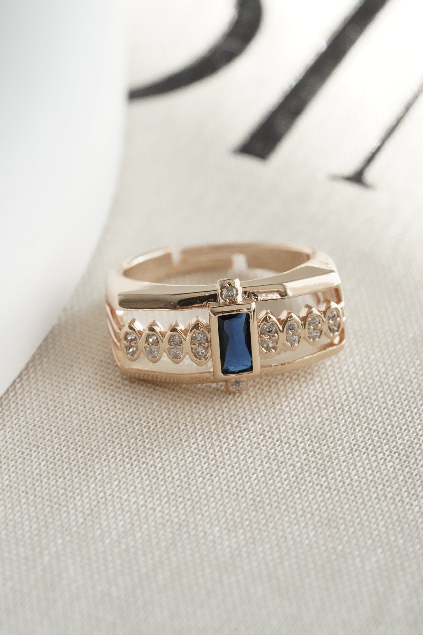 Ayarlanabilir Zirkon İşlemeli Mavi Taş Yüzük