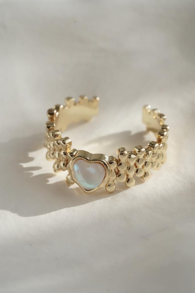 Ayarlanabilir Zarif Kalp Detaylı Yüzük