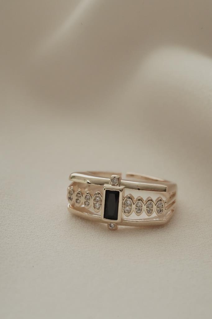 Ayarlanabilir Zirkon İşlemeli Siyah Taş Yüzük