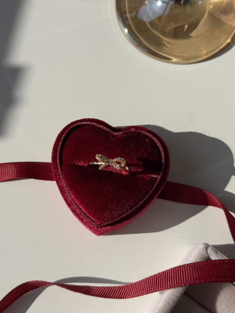 Taşlı Kurdele Yüzük