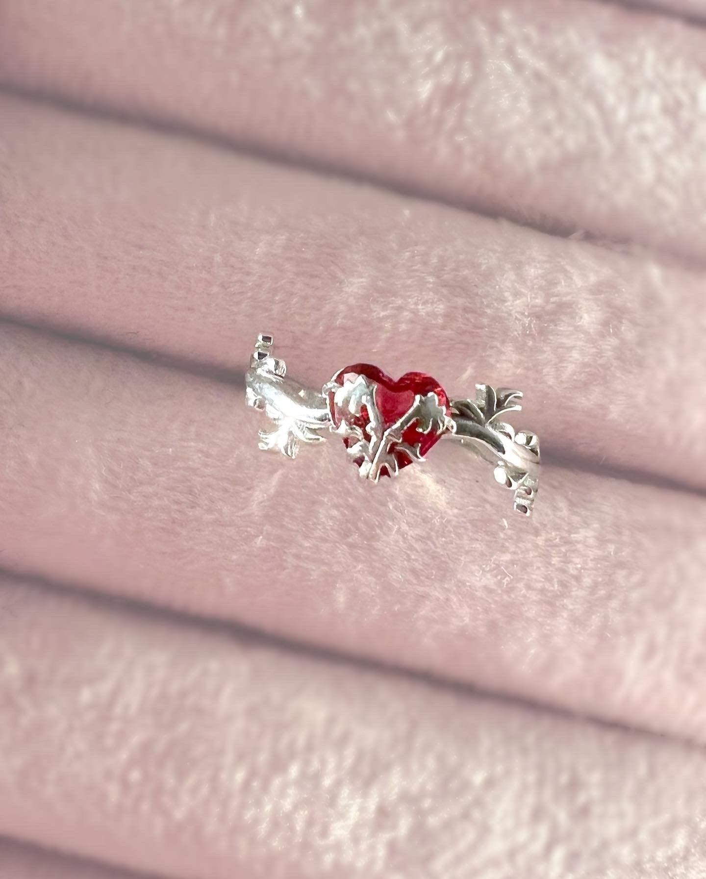 Kırmızı Kalp Yüzük -925 Ayar Gümüş