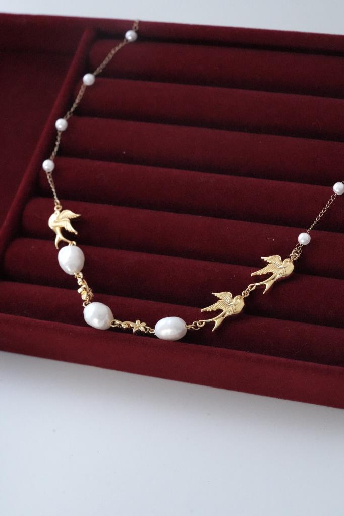 Mayzenia İncili Kuşlu Choker Kolye