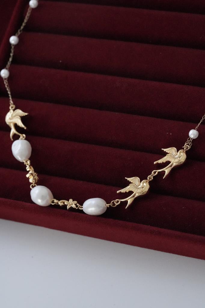 Mayzenia İncili Kuşlu Choker Kolye