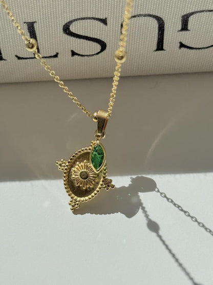 Paslanmaz Çelik Yeşil Taşlı Vintage Plaka Kolye