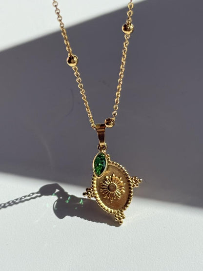 Paslanmaz Çelik Yeşil Taşlı Vintage Plaka Kolye