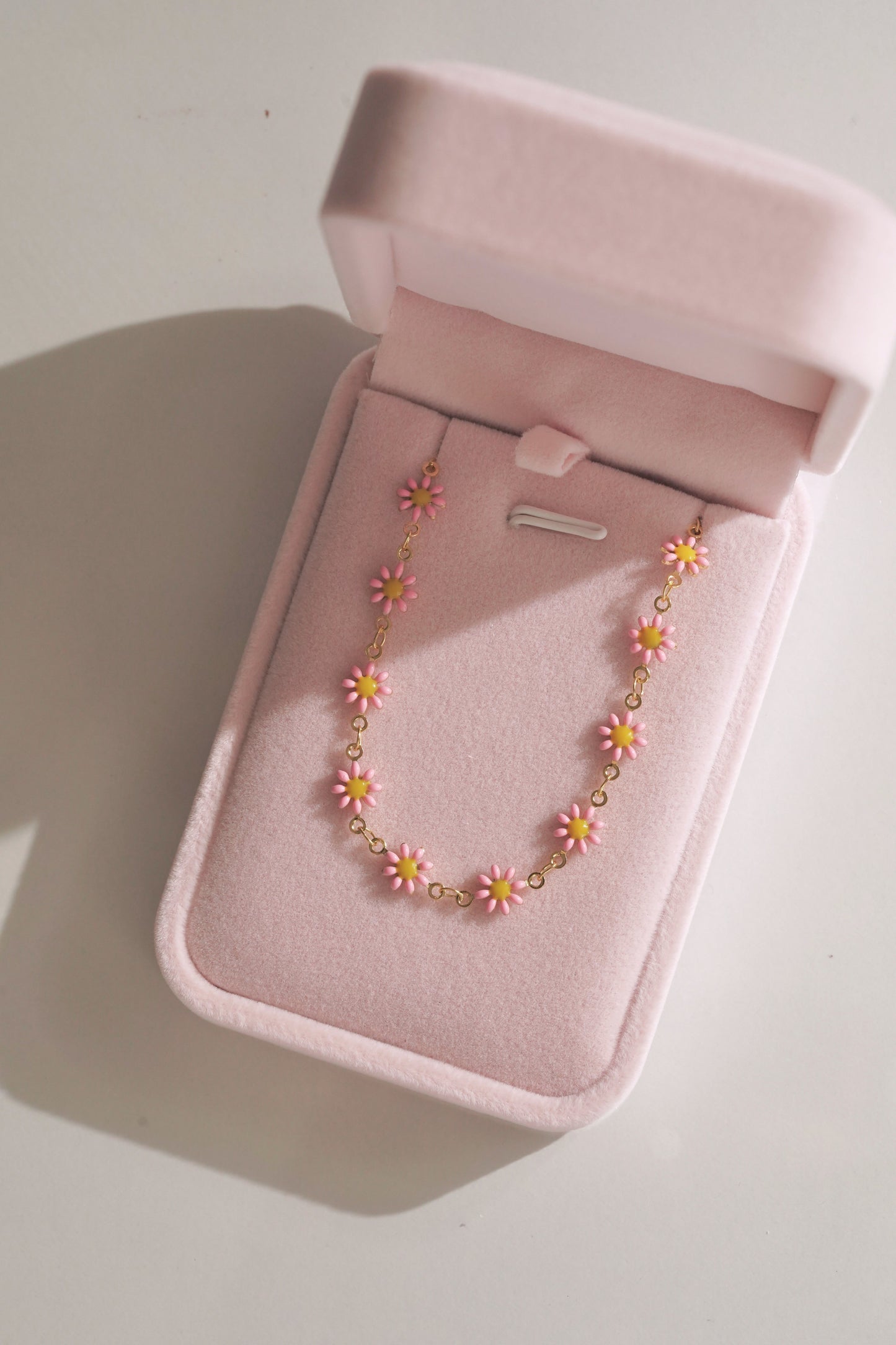 Sıralı Papatya Choker Kolye-Pembe